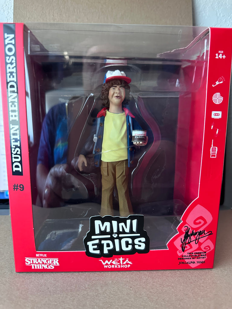 Weta Workshop Stranger Things Mini Epics Figur – Dustin Henderson (Staffel 1) – 15 Cm Vinyl-Sammelfigur Weta Workshop Stranger Things Mini Epics Figur – Dustin Henderson (Staffel 1) – 15 Cm Vinyl-Sammelfigur