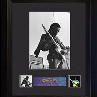 Jimi Hendrix - Placa de celda de película enmarcada en madera en blanco y negro, 13.0 x 11.0 in