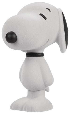 Dark Horse Deluxe Snoopy Classic - Figura de vinilo flocado, 5.5 in, color blanco