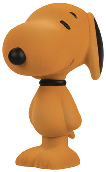 Dark Horse Deluxe Snoopy Ginger Flocked Vinyl Figure, 5.5"