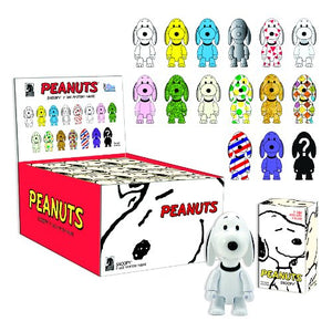 Peanuts -  Deluxe Snoopy QEE Box 15 pc Assortment by Dark Horse Comics