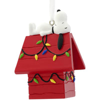 Hallmark Peanuts Snoopy en Doghouse - Adorno para árbol de Navidad