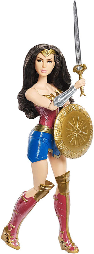 Mattel DC Wonder Woman - Muñeca de bloque con escudo, 12.0 in