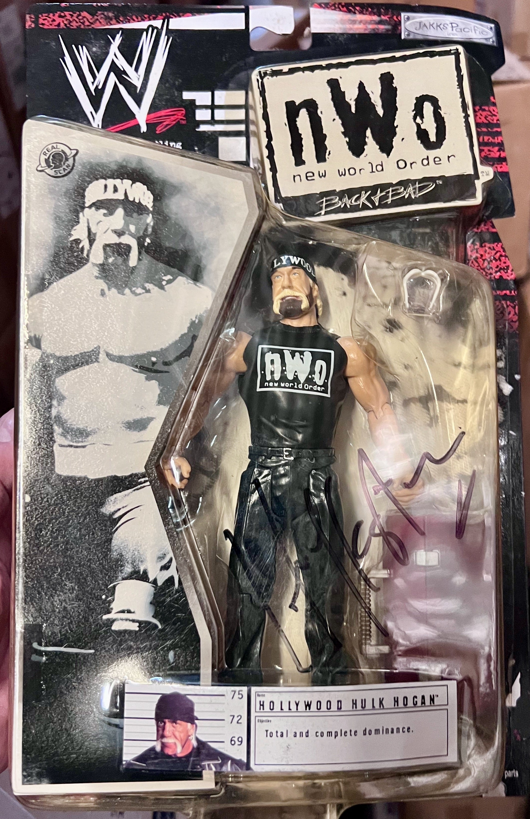 WWE - Hollywood Hulk Hogan SIGNED NWO Exclusive Action Figure by