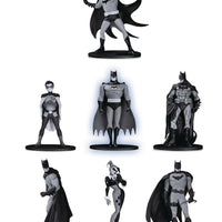 DC Collectibles - Juego de caja de miniestatuas de la serie 2 de Batman en blanco y negro, paquete de 7