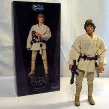 Star Wars - Figura de acción coleccionable en caja de Luke Skywalker del episodio IV de 12