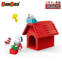 Peanuts - Snoopy & Woodstock Christmas Doghouse Building Set by Ban Bao